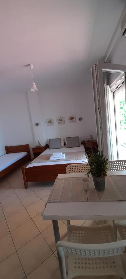 Akrogiali Apartments Paralia Skotinis Exterior photo