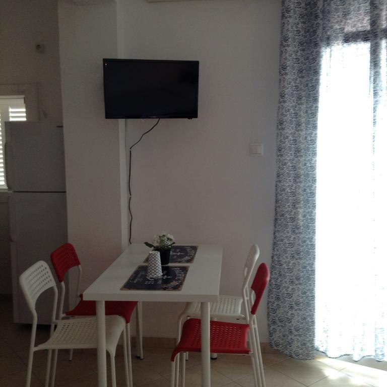 Akrogiali Apartments Paralia Skotinis Exterior photo